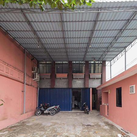 Hotel Reddoorz Syariah Near Stasiun Karet Dżakarta Zewnętrze zdjęcie