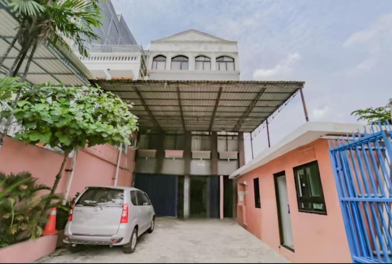 Hotel Reddoorz Syariah Near Stasiun Karet Dżakarta Zewnętrze zdjęcie